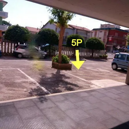 Cesano Mare Apartment