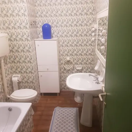 Cesano Mare Apartment