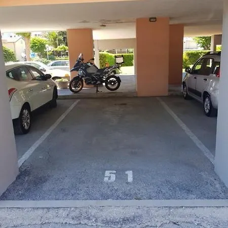 Cesano Mare Lägenhet *