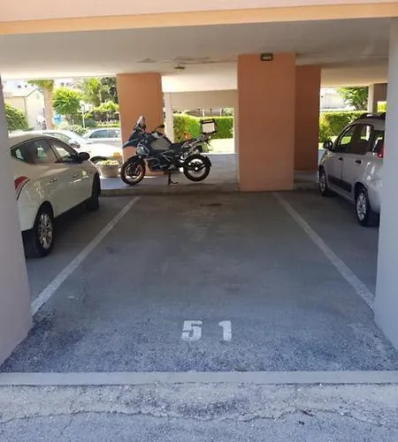 Cesano Mare Apartment *